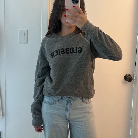 Glossier gray crewneck - Picture 5 of 8